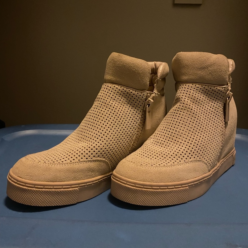 Steve Madden wedge booties (Tan)